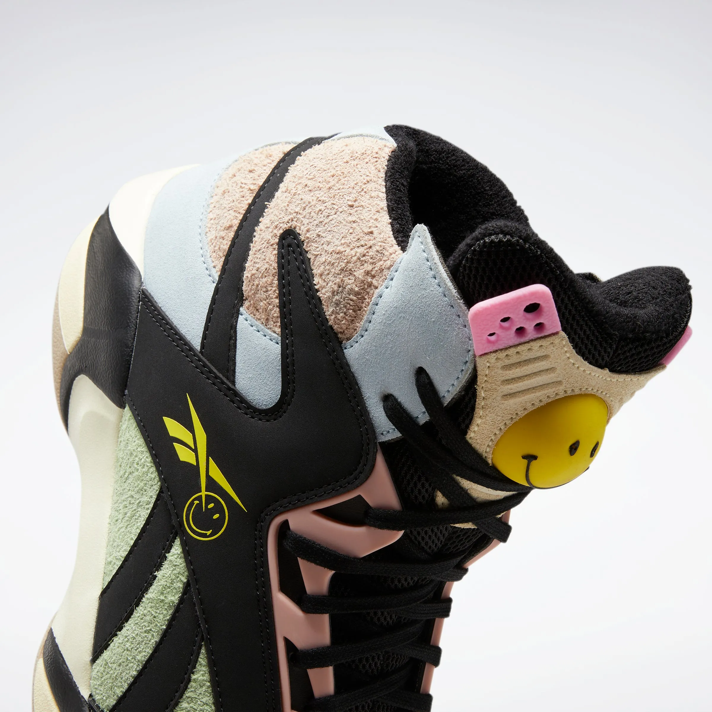 Reebok Footwear Men Smiley Shaq Attaq Shoes Cblack/Dreblu/Stiyel